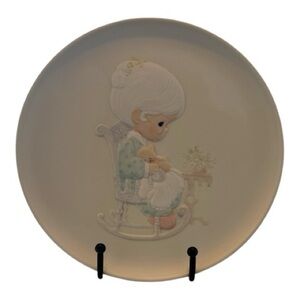 1981 Precious Moments collector plate “Purr-fect Grandma" Mother's Love series